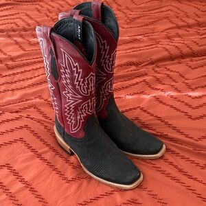Ariat Men's Lizard Boots only worn for one day but are too big for me